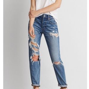 Distressed Tomgirl Jean